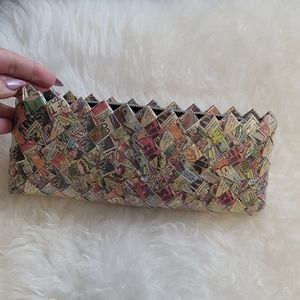 FREE Comic clutch w/ any purchase 25+